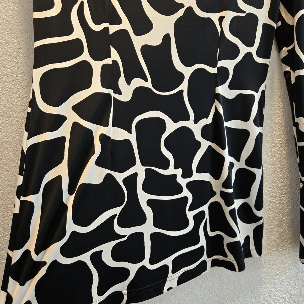 Newport News Giraffe Print Blouse Women's Small Black White Button Front Shirt - Picture 11 of 16